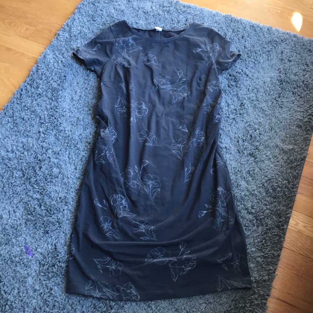 Old Navy maternity dress